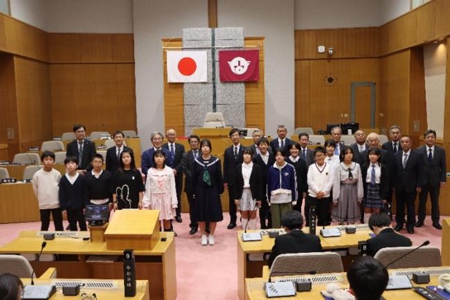 2024子ども議会集合写真図