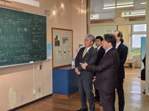 20251123林総務大臣/請戸小学校視察②