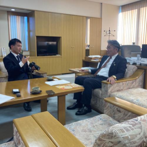 日刊工業新聞社　取材風景