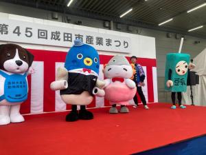 うけどんとうなり君のステージ