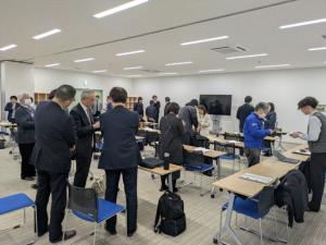 名刺交換の様子