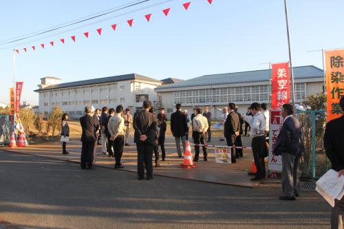 浪江小学校での視察のようす