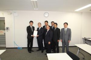 東京電力ホールディングス株式会社に対し要求書を手渡しました