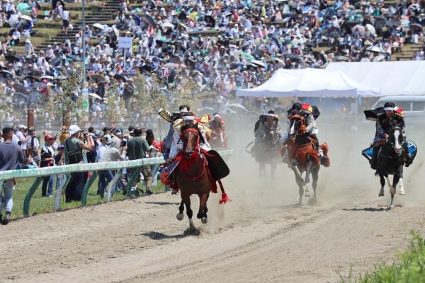 甲冑競馬①