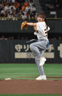 始球式に登板した佐々木さん